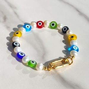 Y2K bracelet - Natural Freshwater Pearls with eye beads